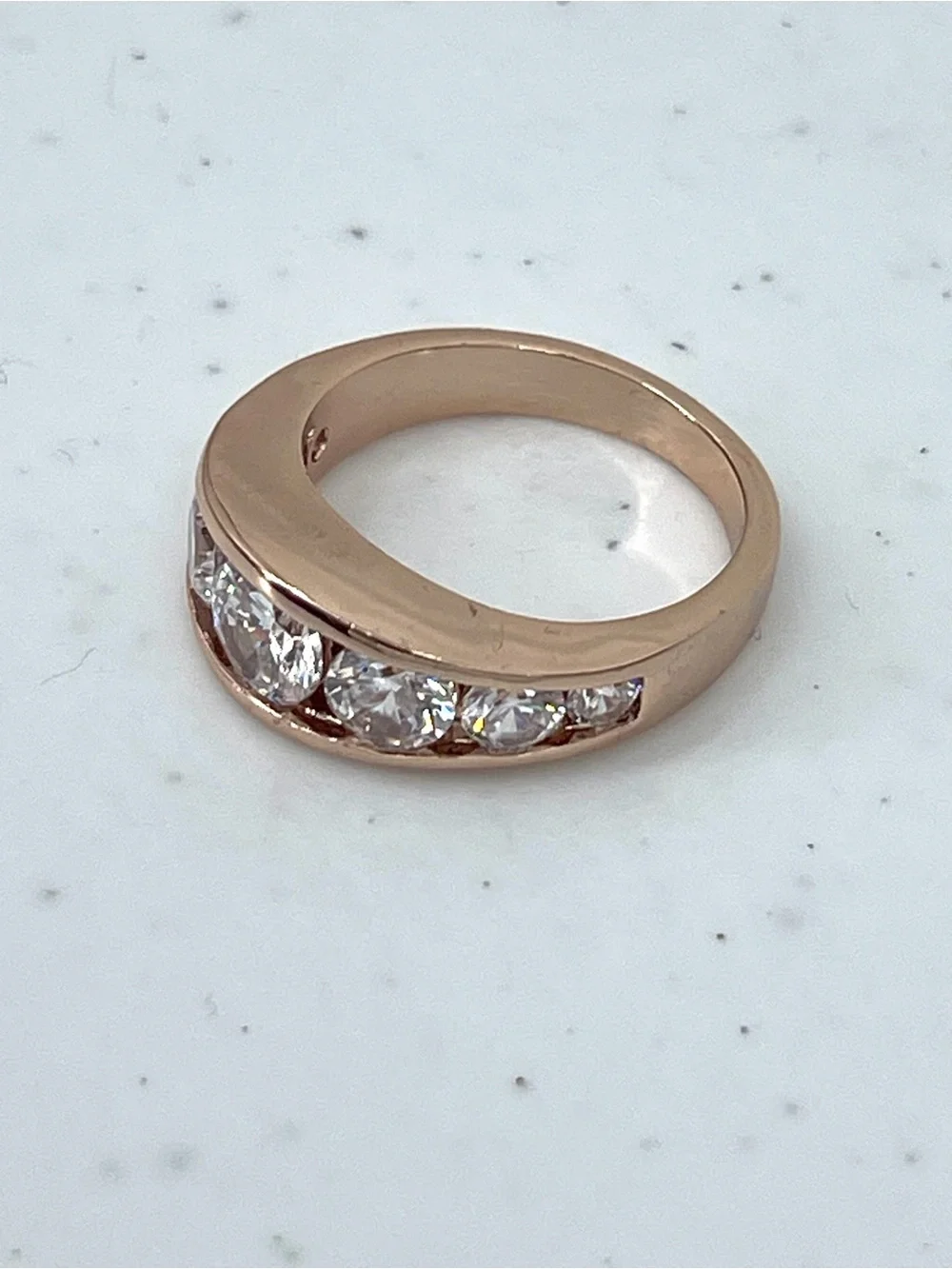 Fashion rose gold toned diamond stones band ring